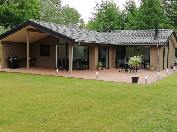 A la foto es mostra l'objecte Charming Cottage In Fjellerup With Indoor Spa situat a la ciutat de Glesborg.