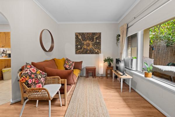 Courtyard 2 Bed Apartment Mile End - Marion