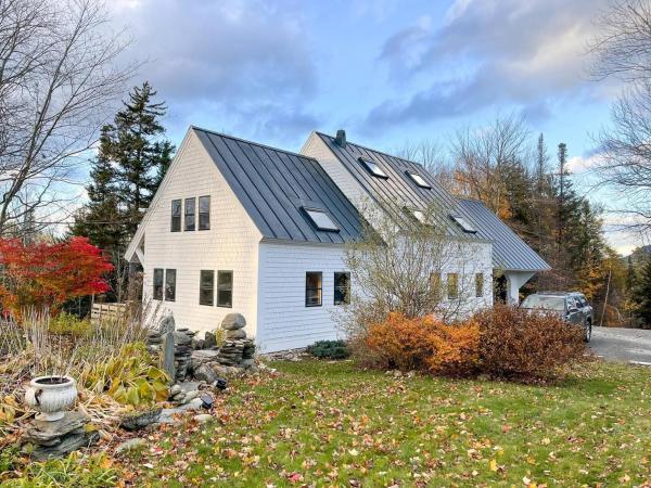 Hygge Haus - Mountain Views Minutes From Sugarbush - Vermont