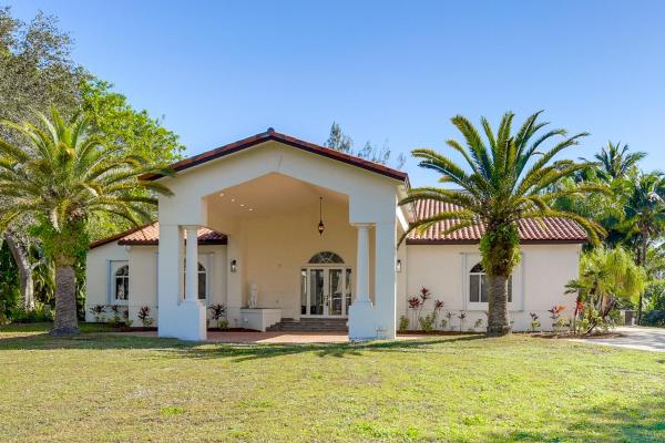 8,100-sq-ft Parkland Estate W/ Luxe Outdoor Oasis! - Boca Raton, FL