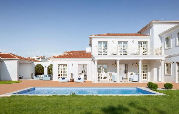 Stunning Home In Vabriga With Private Swimming Pool, Can Be Inside Or Outside - Funtana