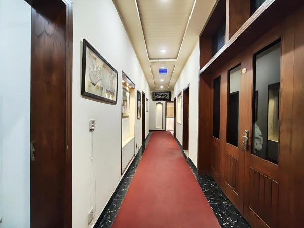 Executive Grand Royal, Islamabad