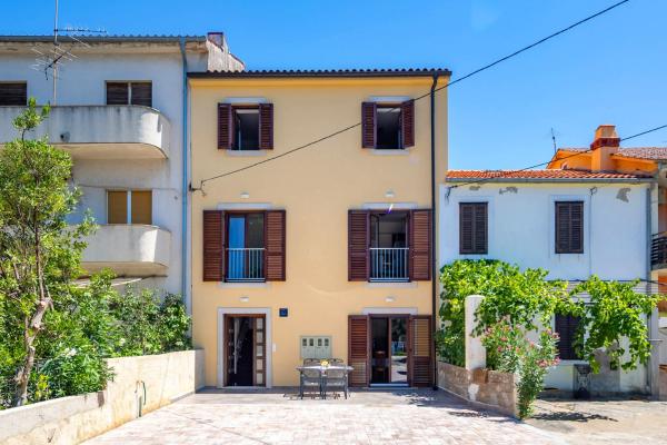 Seafront Apartments Nana - Vrbnik