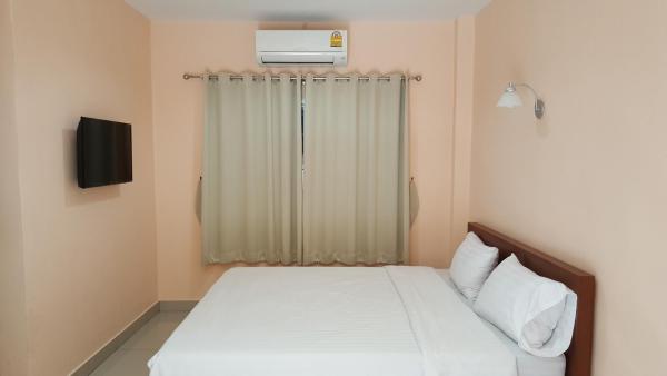 På billedet ses objektet Jirasin Hotel & Apartment beliggende i byen Ranong.