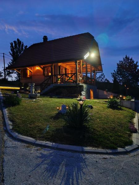 Na zdjęciu widoczny jest obiekt Villa RESET położony w mieście Barjaktarevići.
