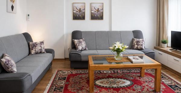写真にはヤイツェ市にあるRose Apartmentが写っています。