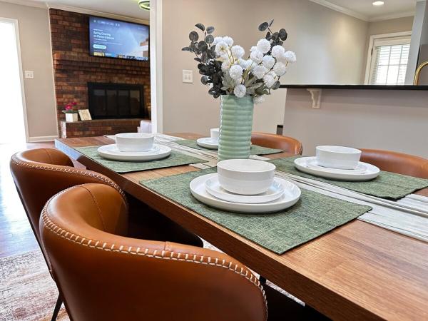 Posh And Prime! Sleeps 8! World Cup Hq - Minutes To The Battery, Benz & Aquarium! - Atlanta, GA