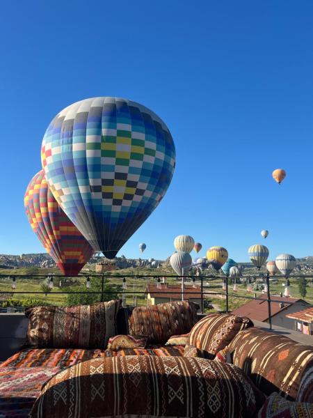 Στη φωτογραφία φαίνεται το αντικείμενο Balloon Street Cappadocia που βρίσκεται στην πόλη Avanos.