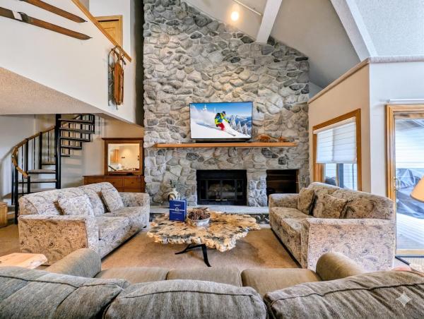 A la foto es mostra l'objecte Cinnamon Ridge 1-141 By SummitCove Lodging situat a la ciutat de Keystone.