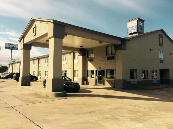 Na fotografii je vidět objekt Texas Inn and Suites Lufkin nacházející se ve městě Platt.