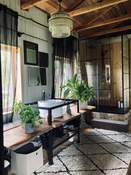 Pelēkā Māja, forestside getaway house for cosy stays