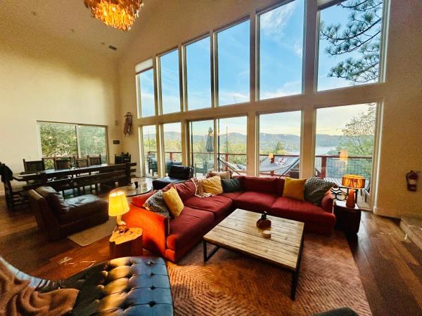 Modern 6 Bedroom Retreat, Stunning Lake Views, Close To Village! - Lake Arrowhead, CA