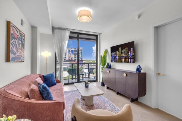 Nomad Escape Wynwood 1 Bedroom Balcony & Rooftop - Hialeah