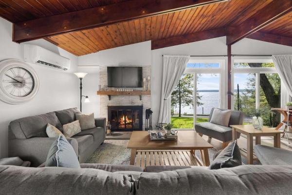 Peaceful Lakeview Cottage Lake Access & Fire Pit - Seneca Falls, NY