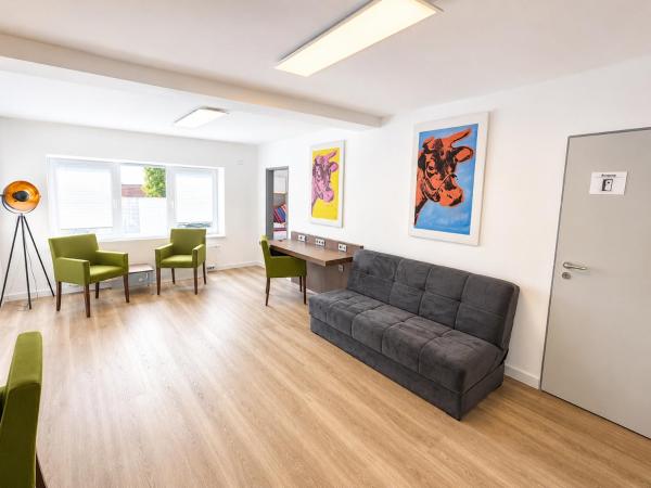Premium 4 Zimmer 6 Bett Apartment, 3 Schlafzimmer, Smarttv, Küche - Hamm