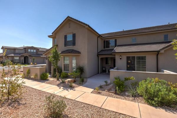 Long Stays Welcome! Pet Friendly & Heated Pool - Utah