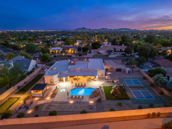 Luxury Oasis Slide Pool Pickleball Game Room - Scottsdale, AZ