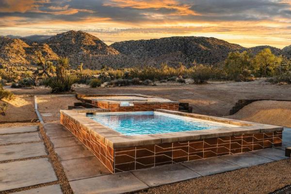 Sun Drift - Architectural Desert Retreat & Pool & Spa - Joshua Tree, CA