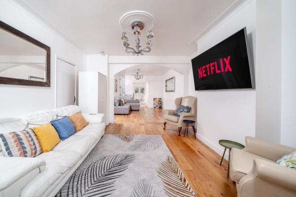 Elegant 4bed With Garden & Sleeps 10 Near Palmers Green And Alexandra Palace - London
