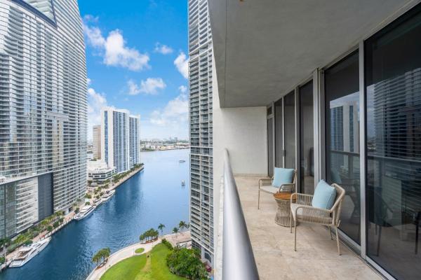 Skyline Serenity In Prime Brickell - Miami Beach