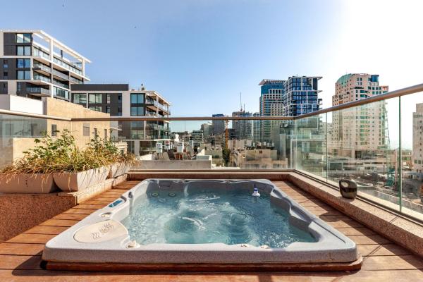 Breezhouse Mamad Yona Beach Penthouse Duplex, Тель-Авив