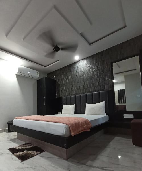 Shree Radhe Palace - Datia