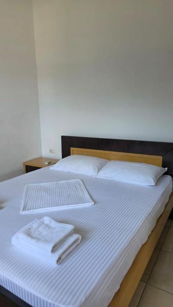 Shoreline Guesthouse - Ksamil