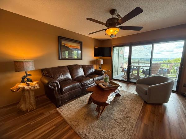 A la foto es mostra l'objecte SC18- Silver Cove 18 condo situat a la ciutat de Branson.