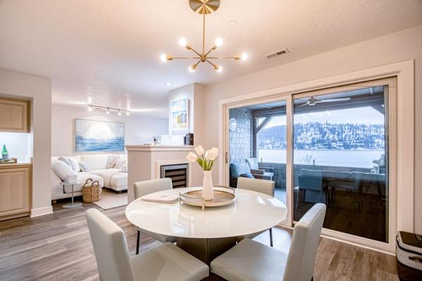 Lake Views 2br Balcony & Beach Access - Coeur d'Alene, ID