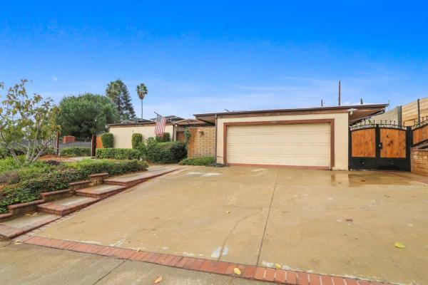 New Family House Fanstic View Azusa - Holiday Home - Azusa, CA