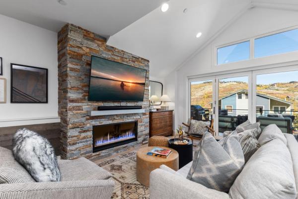Walk To Ski Slopes Trails 3 Mountain View Homes On Empire Avenue 11 Bedrooms With Private Hot Tubs Fireplaces And Ac Pea Ml-3975 - 帕克城