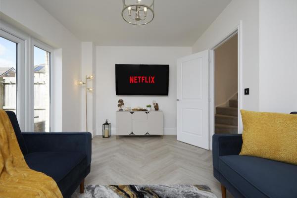 Luxury Harrogate Stay, 5br, 2 Bath Spacious House With Parking - Wetherby