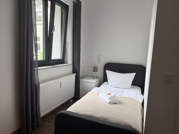 Bielefeld City Apartments - Komfortable Einzelzimmer Und Doppelzimmer - Moderne Badezimmer, Schnelles Wlan, Self-check-in - Bielefeld