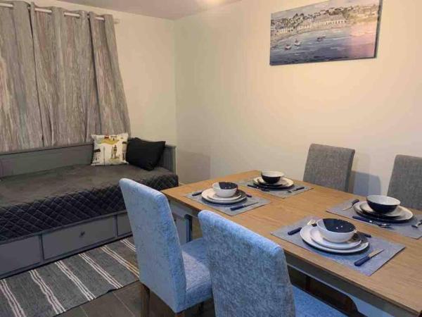 Luxury Modern Marina Apartment G Floor - 克利夫登
