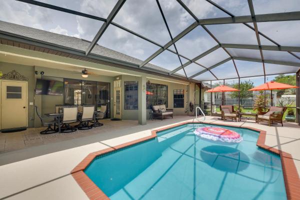 Near Hospitals! Private Spring Hill Home W/ Yard - Spring Hill, FL
