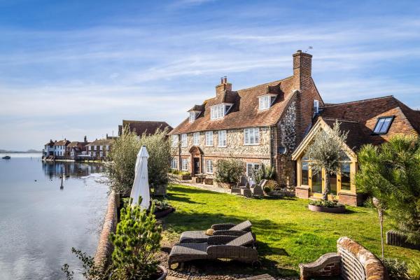The Old Town Hall - Bosham - Bracklesham Bay