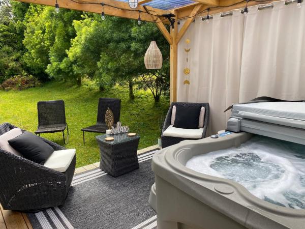 Cozy Retreat With Hot Tub-5 Min To Volcanoes Park - Volcano, HI