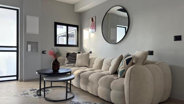 Penthouse with Jacuzzi,BBQ 2mn from sea Or Hakerem, Tel Aviv