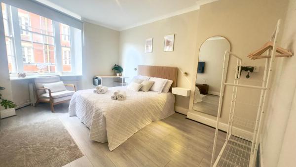 2 Bedroom Apartment Queensway Central London By Wild - Twickenham
