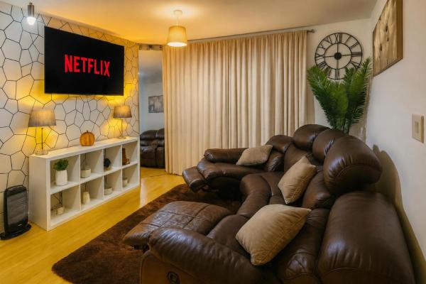 A la foto es mostra l'objecte Modern 2 Bed Apartment with Free Parking situat a la ciutat de Coventry.