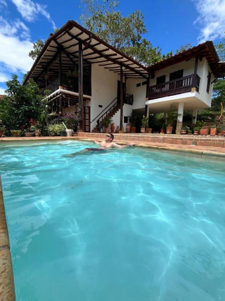 Na fotografii je vidět objekt Hostal Villa San Rafael nacházející se ve městě Barichara.