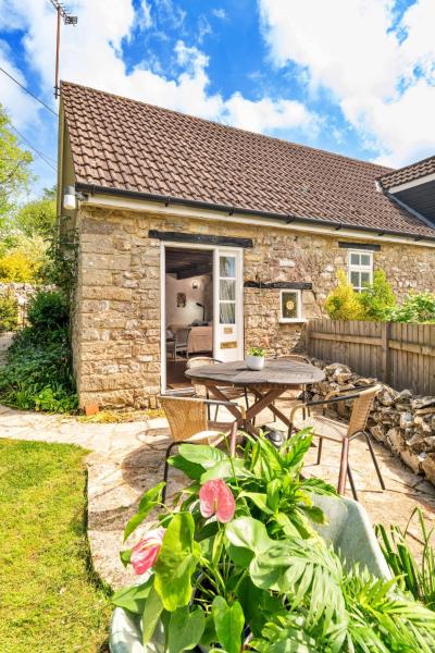 Finest Retreats - Lea Hill, Woodpecker - Axminster