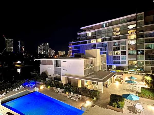 Riverfront Heated Pool, Gym, Sauna Steps To Casino - Broadbeach