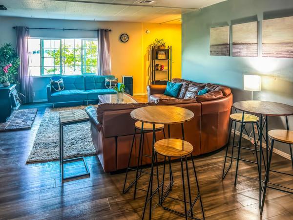 Stylish Getaway - Lake Isabella, CA