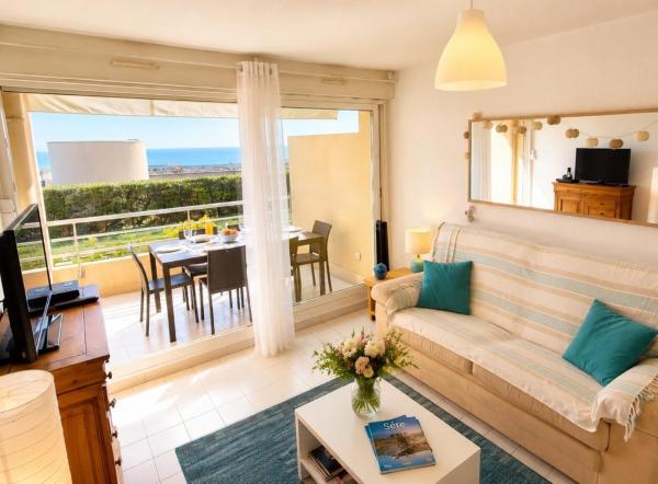 A la foto es mostra l'objecte Lagune Azur – Séjour cosy vue mer piscine Wi-Fi situat a la ciutat de Sète.
