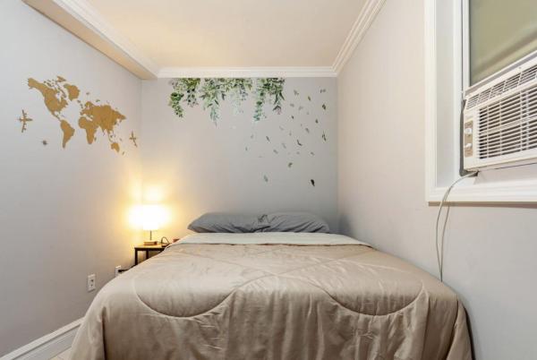 Private Bedroom with Shared Bathroom in Union Square Downtown Manhattan - Steps from the Best Dining & Nightlife!, New York