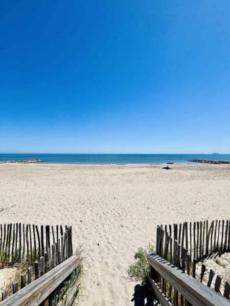 846- Une Fenêtre Sur La Mer - Frontignan