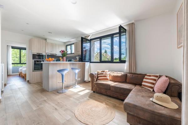 Khara, Paris 20mn, King Size Bed, Terrace, Free Parking - Argenteuil