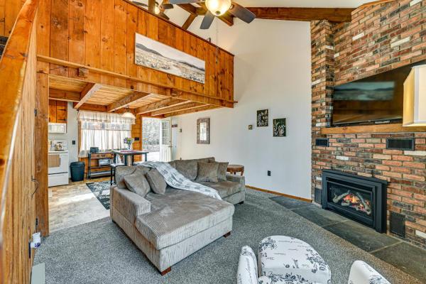 Woodland Views: Romantic Hudson Valley Hideaway - Hudson, NY