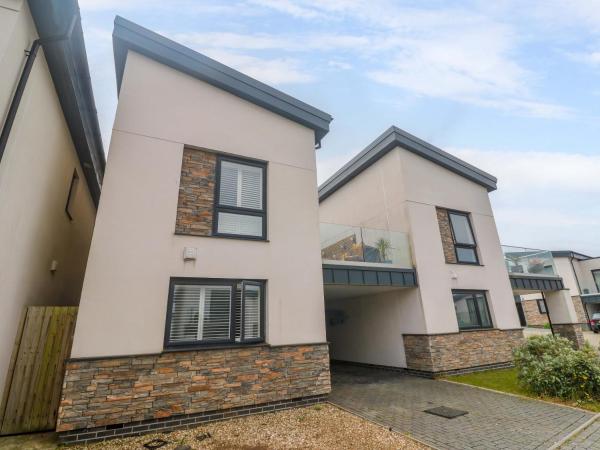 6 Chapel Rock Close - Newquay